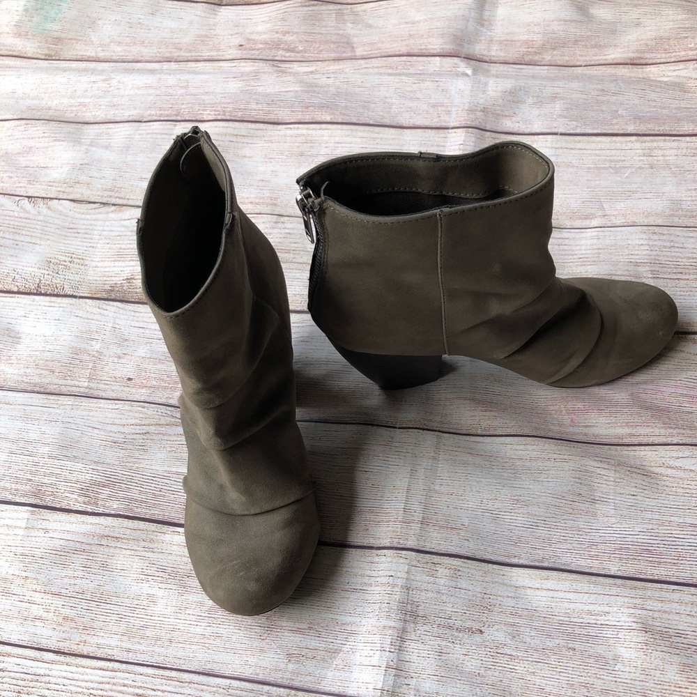 Block-Heel Ankle Bootie Size 6
